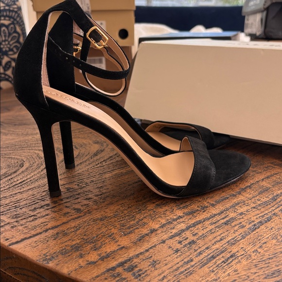 Lauren Ralph Lauren Black Suede Heels - Picture 3 of 9